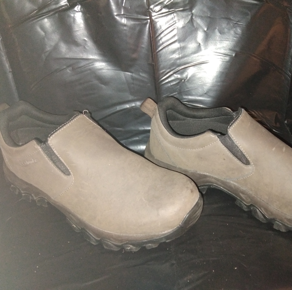 Columbia Men's Newton Ridge plus waterproof moccasins.  Size 10